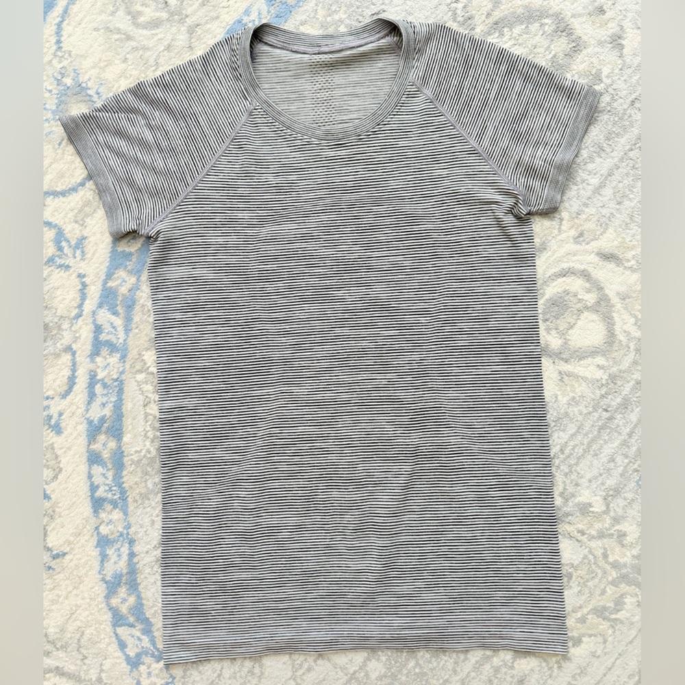 Lululemon Swiftly Tech Short Sleeve Shirt 2.0 Tetra Stripe Asphalt Grey / Black - Picture 5 of 11
